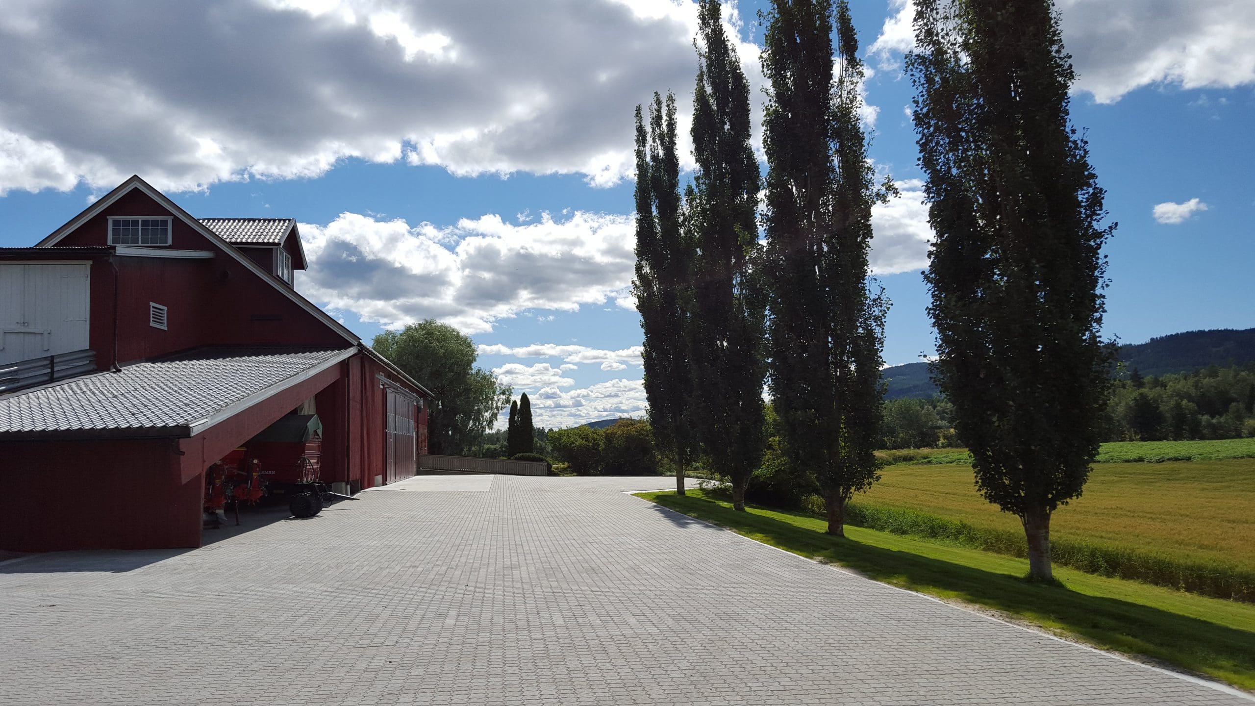 belegningsstein på gårdsbruk 9