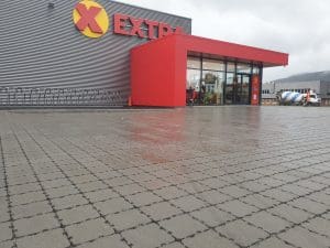 30 ÅR MED MASKINELL STEINLEGGING 15.04.21 bilde